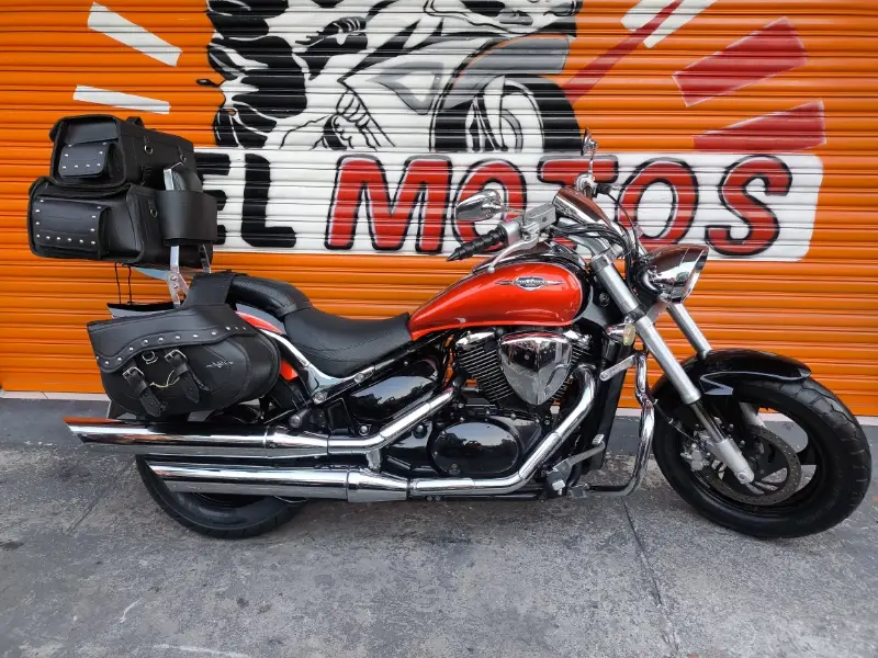Suzuki Boulevard M800
