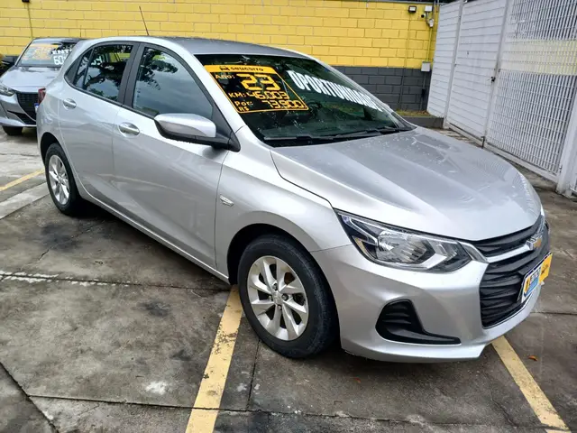 Carro Chevrolet Onix 2023 LT 1.0