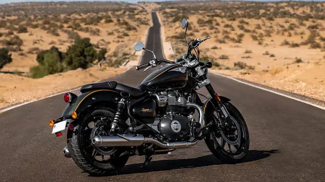 Carro Royal Enfield Super Meteor 2025 Astral