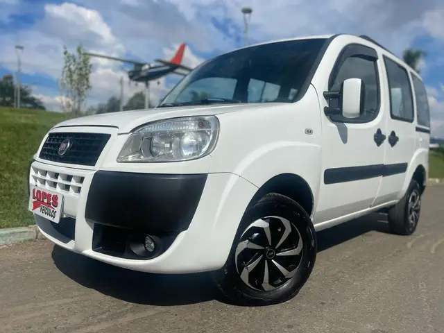 Carro Fiat Doblò 2014 Attractive 1.4 8V (Flex)