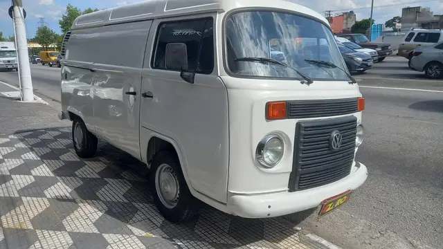 Carro Volkswagen Kombi Furgão 2011 Kombi Furgao 1.4 (Flex)