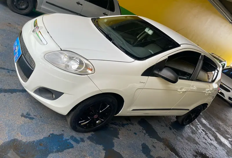 Fiat Palio Essence 1.6 16V (Flex)