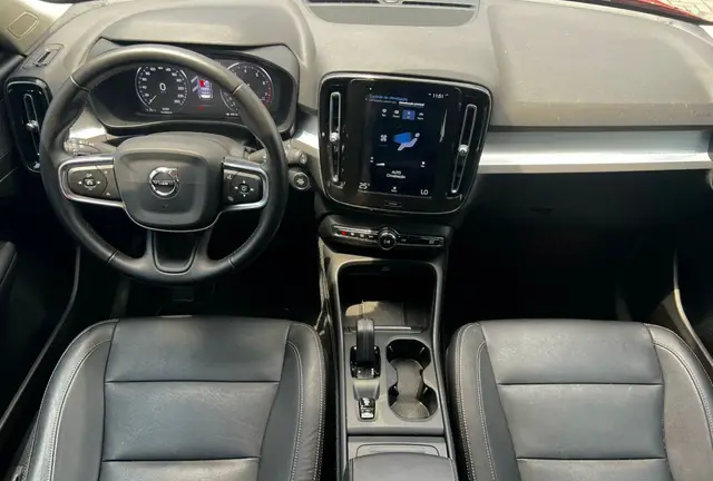 Carro Volvo XC40 2020 2.0 T4 Momentum FWD