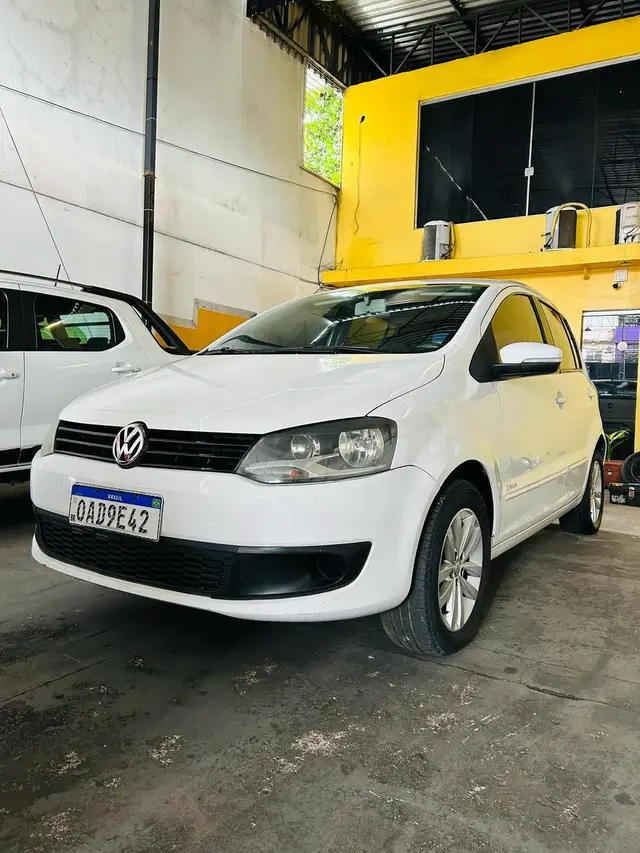 Carro Volkswagen Fox 2014 1.0 TEC (Flex) 4p