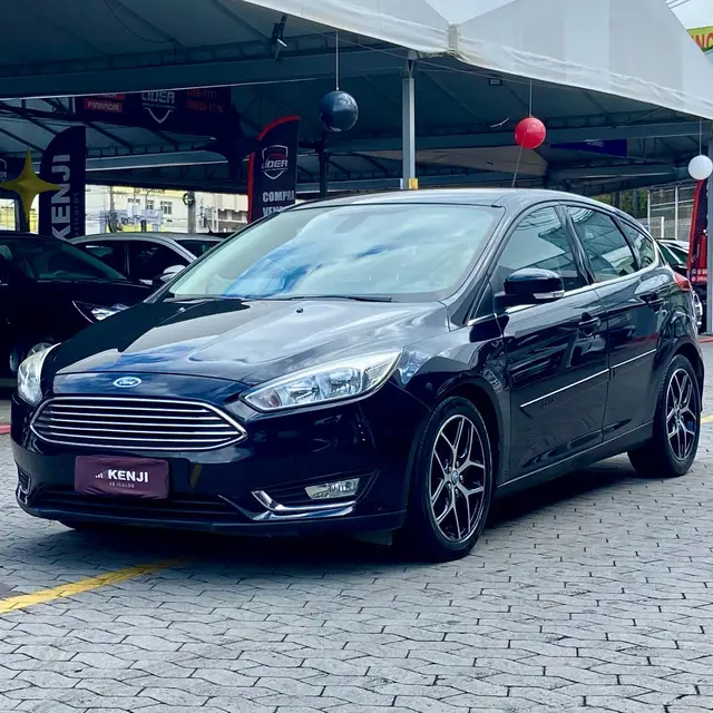 Carro Ford Focus Sedan 2016 Titanium Plus 2.0 PowerShift (Aut)
