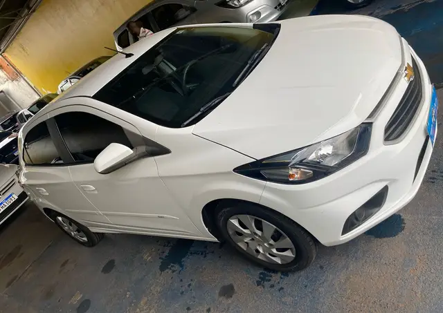 Carro Chevrolet Onix 2018 LT 1.4 8V FlexPower 5p Mec.