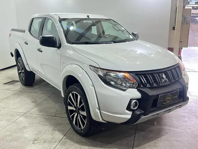 Carro Mitsubishi L200 2022 Triton GL 2.4