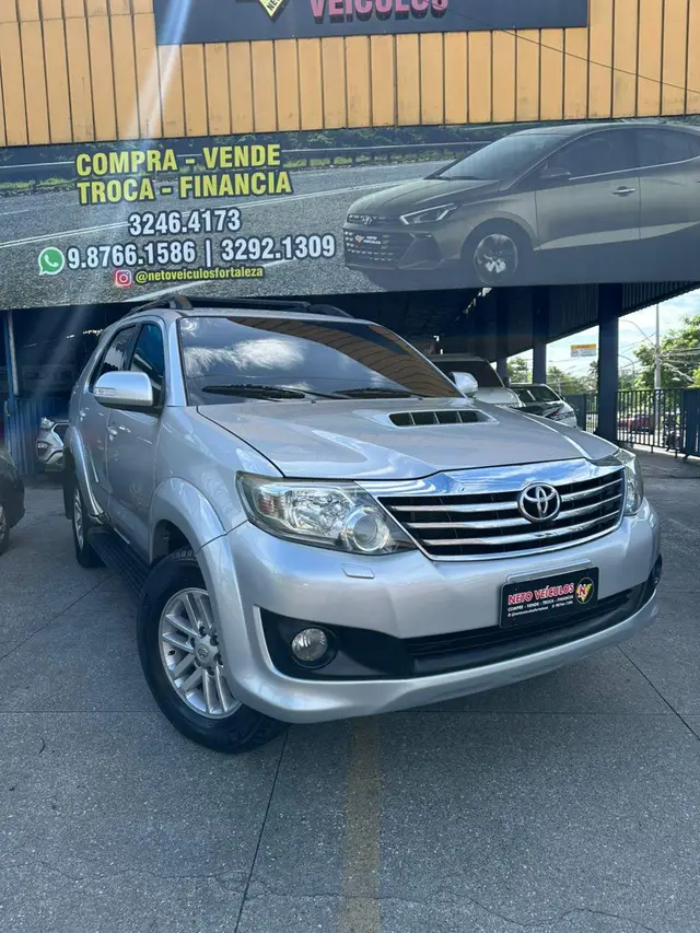 Carro Toyota Hilux SW4 2013 SRV 3.0 TDI 4X4 (5 Lugares)
