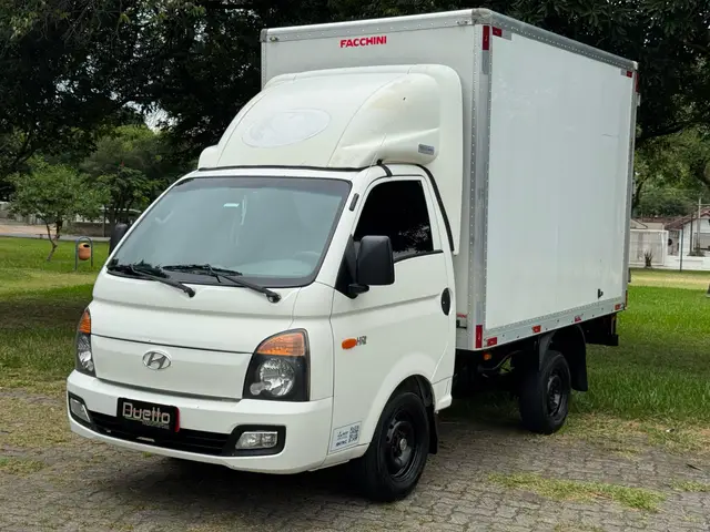 Carro Hyundai HR 2014 2.5 TCI HD Longo com Caçamba