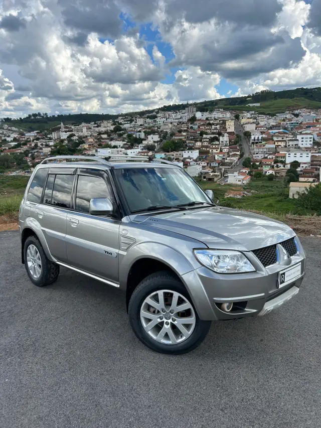Carro Mitsubishi Pajero TR4 2012 2.0 16V 4X4 (Flex)