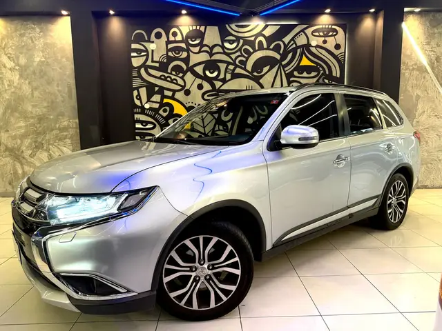 Carro Mitsubishi Outlander 2016 2.2 DI-D 4WD (Aut)