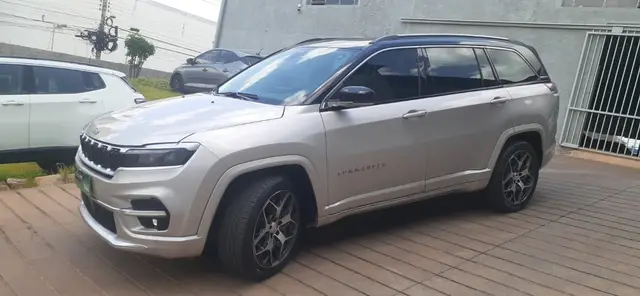 Carro Jeep Commander 2023 Overland 1.3 T270