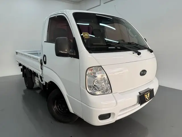 Carro Kia Bongo 2012 2.5 DLX 4X2 c simples RD com carroceria
