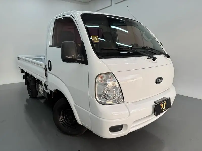 Kia Bongo 2.5 DLX 4X2 c simples RD com carroceria