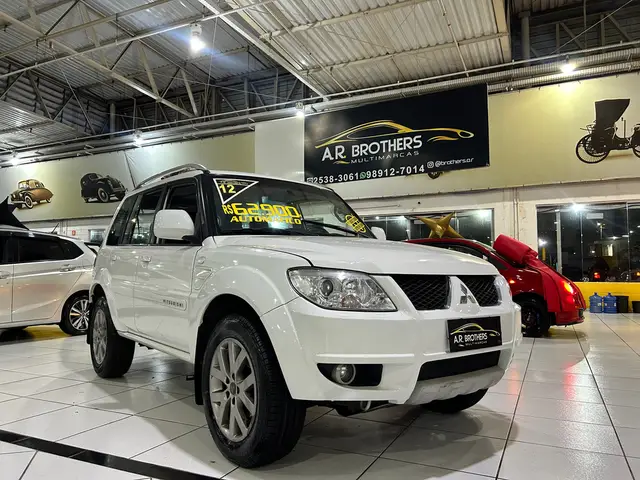 Carro Mitsubishi Pajero TR4 2012 2.0 16V 4x2 (Flex) (Aut)