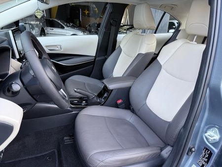 Corolla Altis Premium Hybrid 1.8