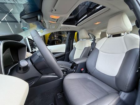 Corolla Altis Premium Hybrid 1.8