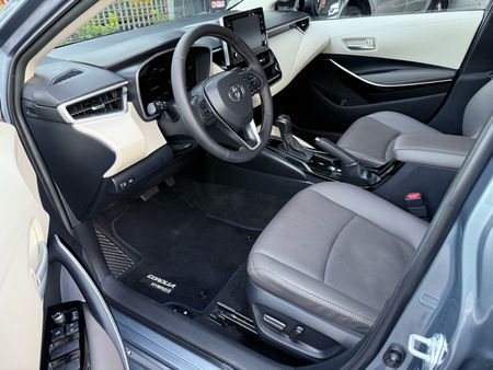 Corolla Altis Premium Hybrid 1.8