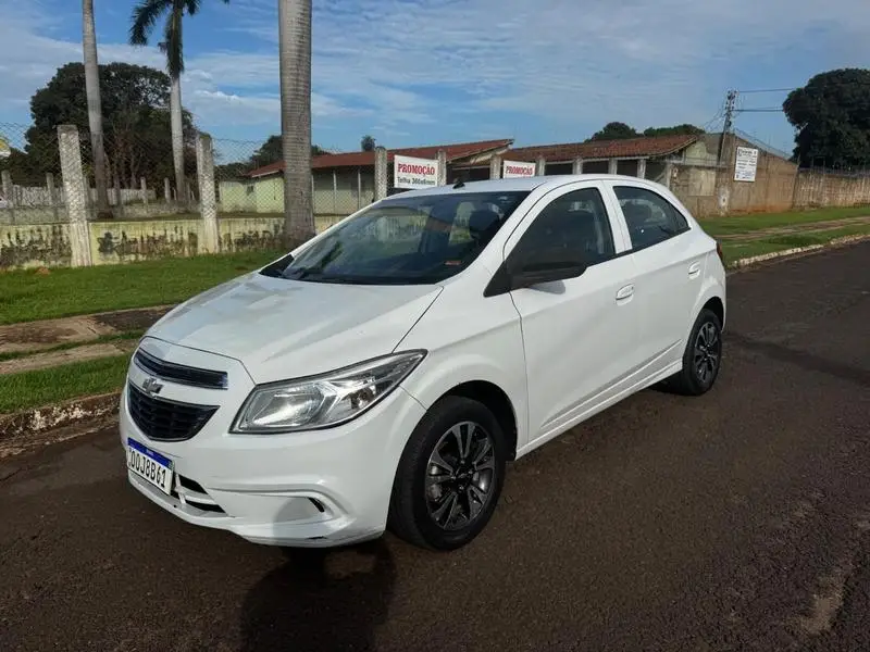 Chevrolet Onix 1.0 LT SPE/4