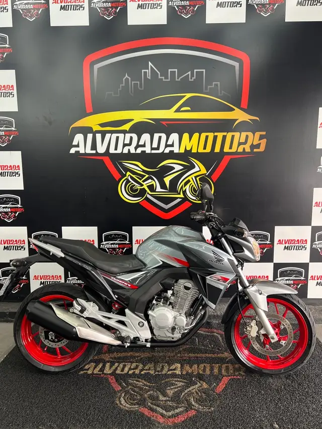 Carro Honda CB 250F Twister 2018 Standard