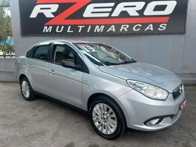 Carro Fiat Siena 2013 Essence 1.6 16V Dualogic (Flex)