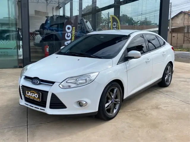 Carro Ford Focus Hatch 2015 Titanium Plus 2.0 16V PowerShift