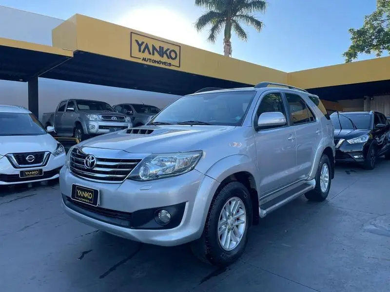 Toyota SRV 4x4 3.0 Turbo  (aut)