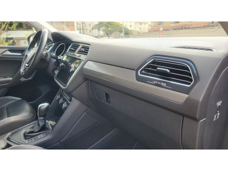 Tiguan 1.4 250 TSI Allspace Comfortline 