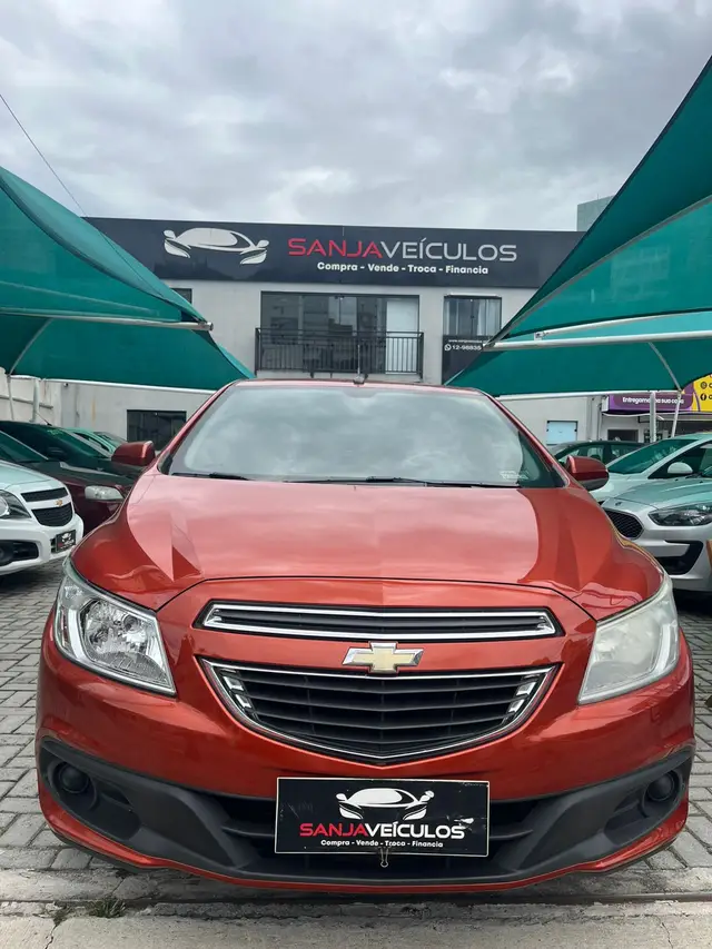 Carro Chevrolet Onix 2013 1.0 LT SPE/4