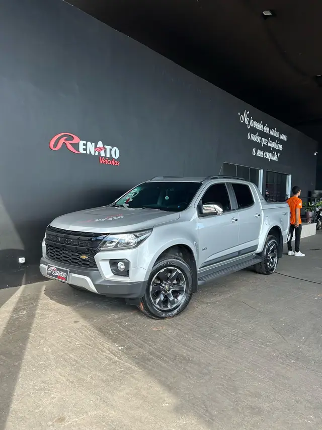 Carro Chevrolet S10 Cabine Dupla 2023 High Country 2.8 Turbodiesel (Aut.)