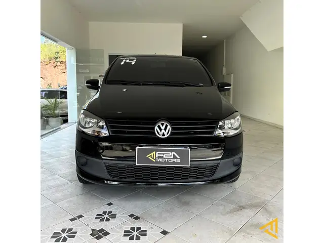 Carro Volkswagen Fox 2014 1.0 TEC (Flex) 4p