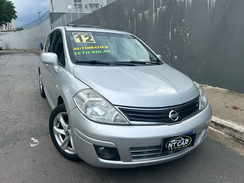 Nissan Tiida SL 1.8 (flex) (aut)