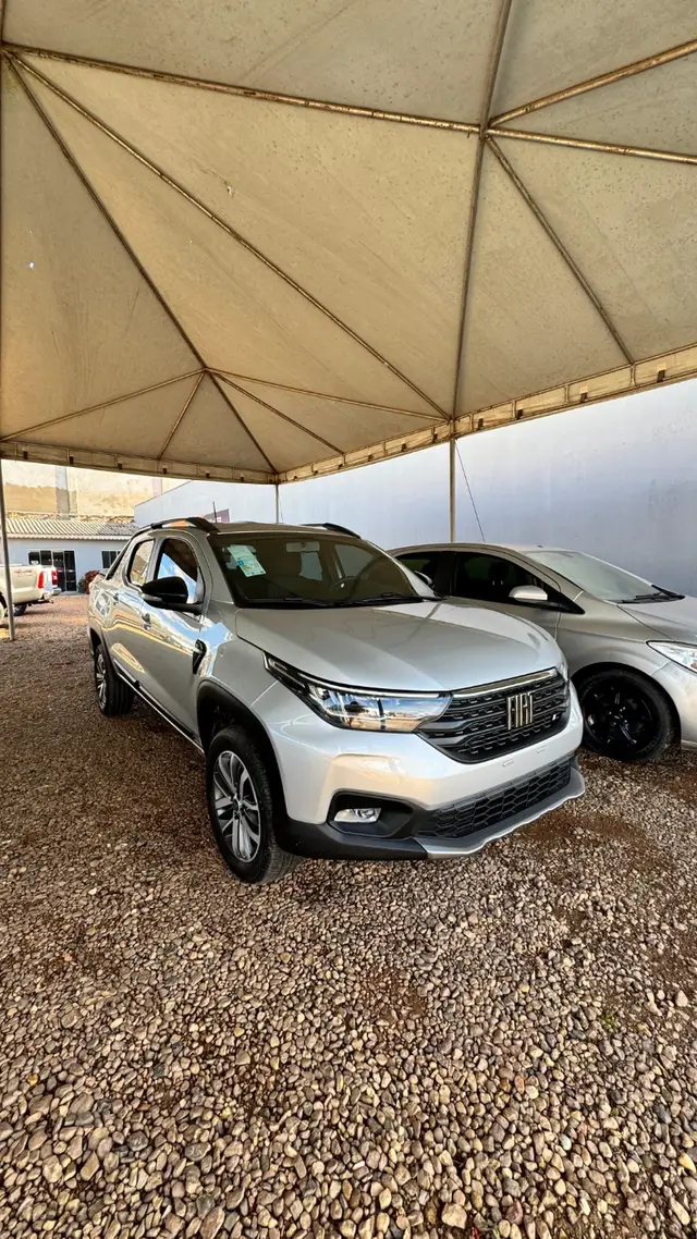 Carro Fiat Strada 2025 Volcano 1.3