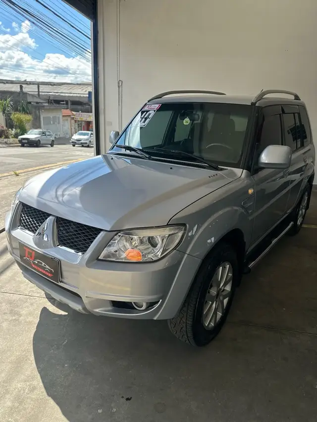 Carro Mitsubishi Pajero TR4 2010 2.0 16V (flex)