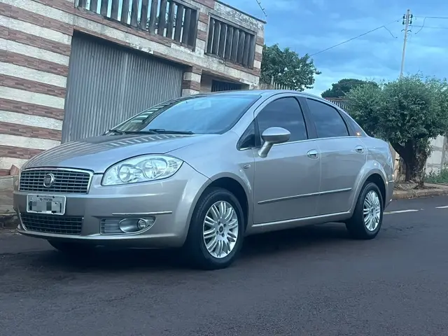 Carro Fiat Linea 2012 Essence 1.8 16V (Flex)