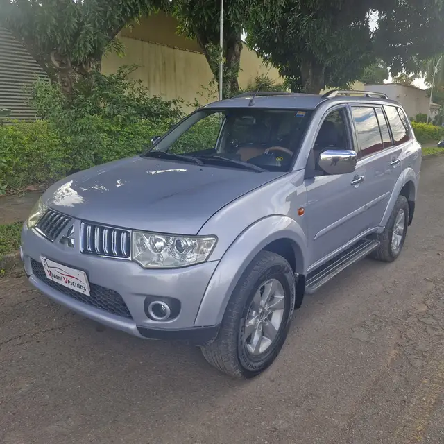 Carro Mitsubishi Pajero Dakar 2012 3.5 HPE 4WD (aut)(Flex)