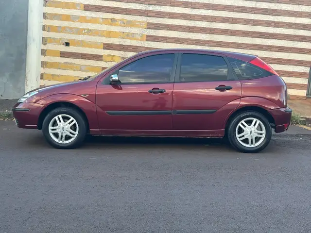 Carro Ford Focus Hatch 2005 GL 1.6 8V