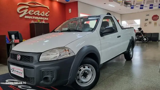 Carro Fiat Strada 2017 Working 1.4 (Flex)