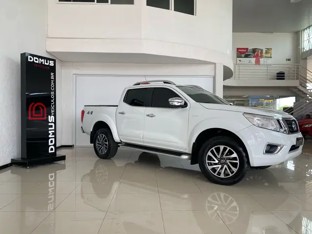 Carro Nissan Frontier 2020 2.3 TD CD LE 4x4 (Aut)