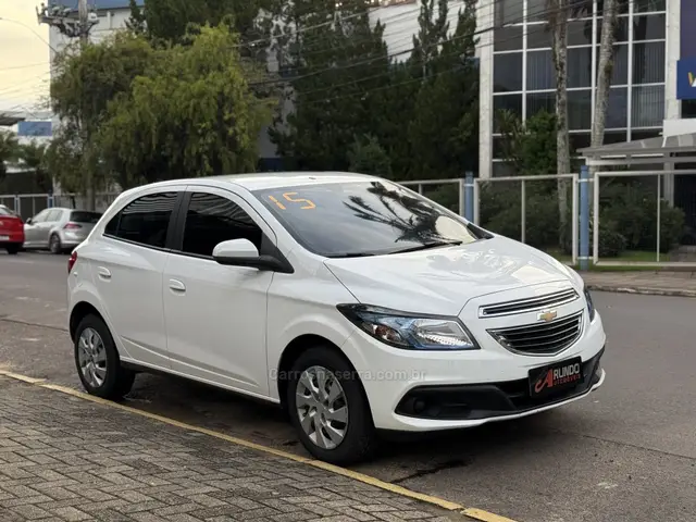 Carro Chevrolet Onix 2015 1.4 LT SPE/4