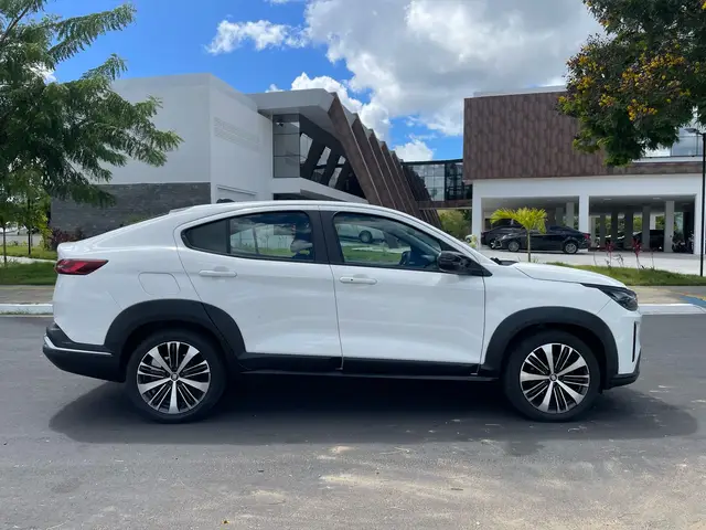 Carro Fiat Fastback 2023 Audace Turbo 200 (Flex) (Aut)