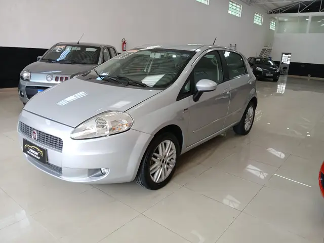 Carro Fiat Punto 2011 Essence 1.6 16V Dualogic (Flex)