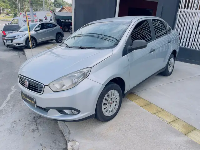 Carro Fiat Grand Siena 2018 Attractive 1.0 (Flex)