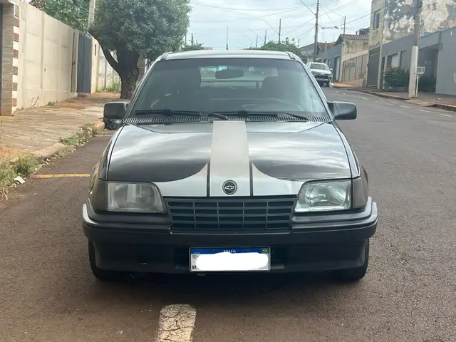 Carro Chevrolet Kadett 1993 Hatch GLS 1.8 EFi