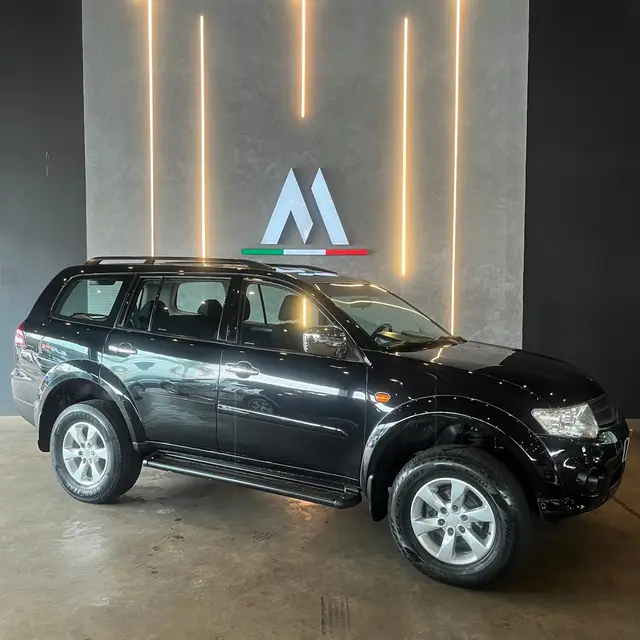 Carro Mitsubishi Pajero Dakar 2015 3.2 4WD (Aut)