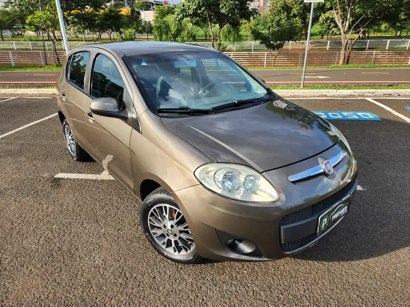 Fiat Palio Attractive 1.0 8V (Flex)