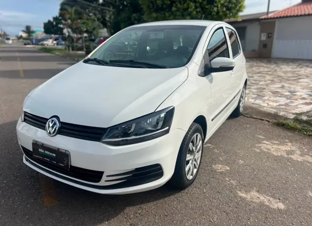 Carro Volkswagen Fox 2015 Trendline 1.6 MSI (Flex)