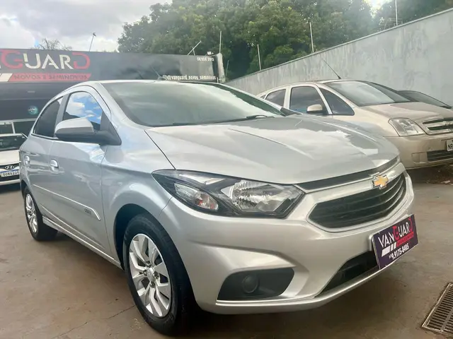 Carro Chevrolet Onix 2018 LT 1.4 8V FlexPower 5p Mec.