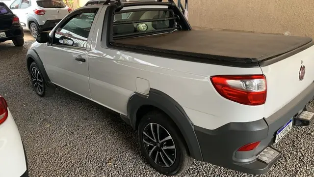 Carro Fiat Strada 2016 Working 1.4 (Flex)