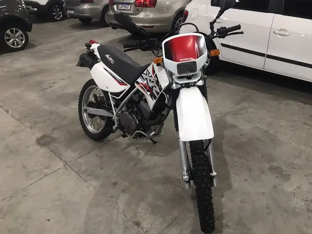 Carro Honda XR 200 2002 R